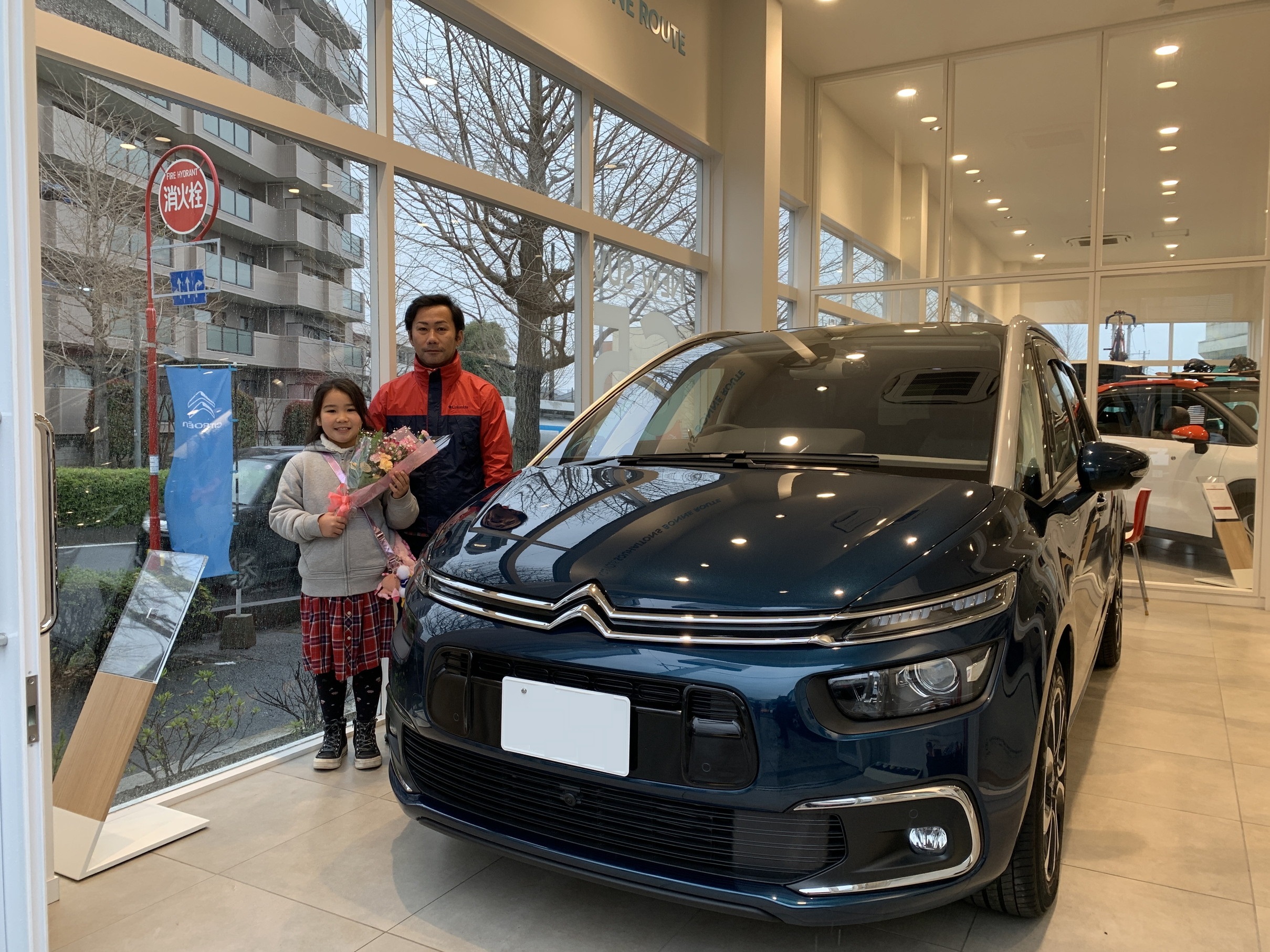 N様 グランドc4スペースツアラーご納車おめでとうございます ビジョナグループ